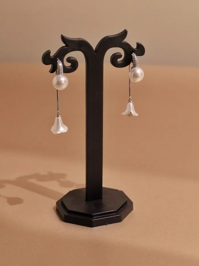 Curio Cottage Earrings Dangling Daisy Dangler Earrings