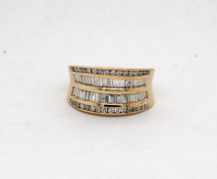 FULLERS PURCHASE FROM PUBLIC Rings Estate 10KY 150 Cttw Round and Baguette Diamond Ring H in Color and I FULLERS PURCHASE FROM PUBLIC Rings Estate 10KY 150 Cttw Round and Baguette Diamond Ring H in Color and I