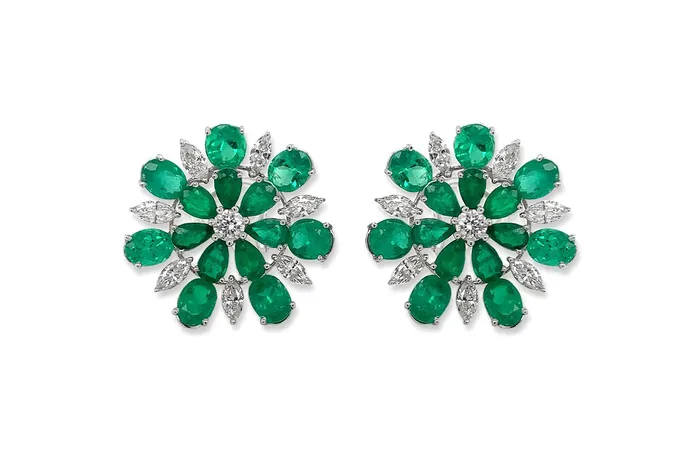 Earrings 18kt White Gold Flowers Emeralds Diamonds Albert Hern Earrings