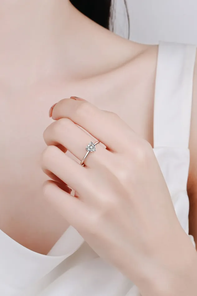 925 Sterling Silver HeartShaped Moissanite Solitaire Ring Trendsi Rings