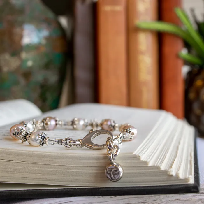 Bracelets White Pink Freshwater Pearl Bracelet Elisa Ilana