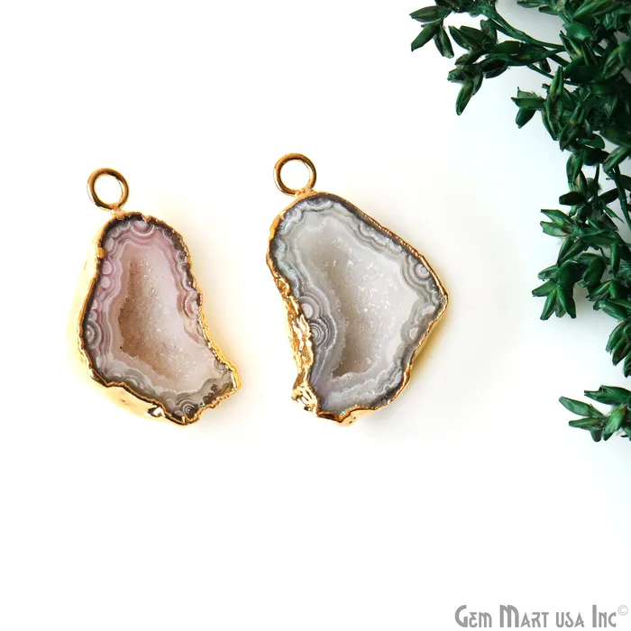 GemMartUSA Earrings Geode Druzy 16x27mm Organic Gold Electroplated Single Bail Gemstone Earring Connector 1 Pair GemMartUSA Earrings Geode Druzy 16x27mm Organic Gold Electroplated Single Bail Gemstone Earring Connector 1 Pair