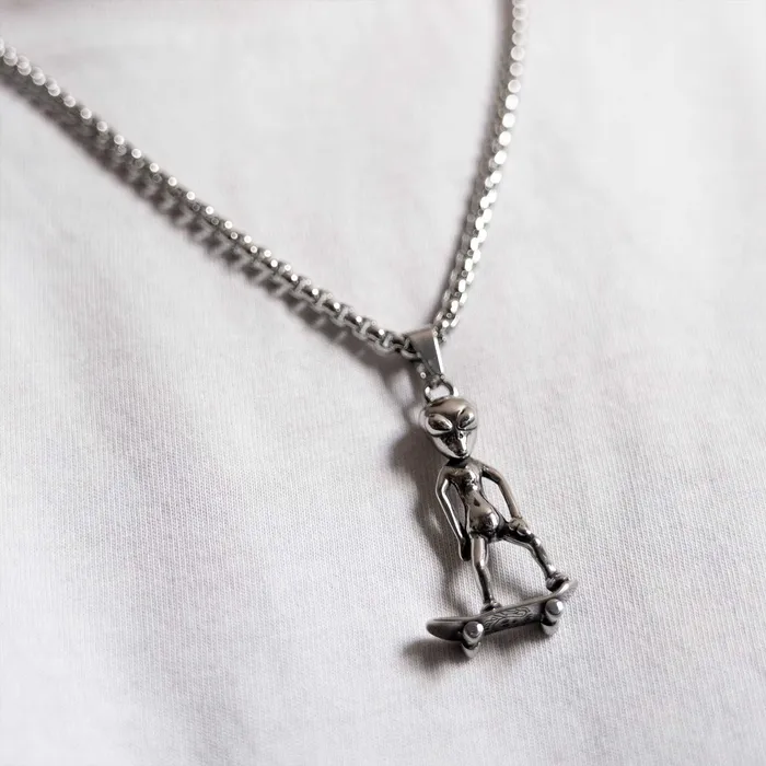 Necklaces Alien Sk8r Pendant Chain Personal Fears