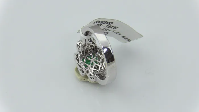 STA Rings 18KW Gold Emerald Diamond Ring Size 675 this is New Item R0628D