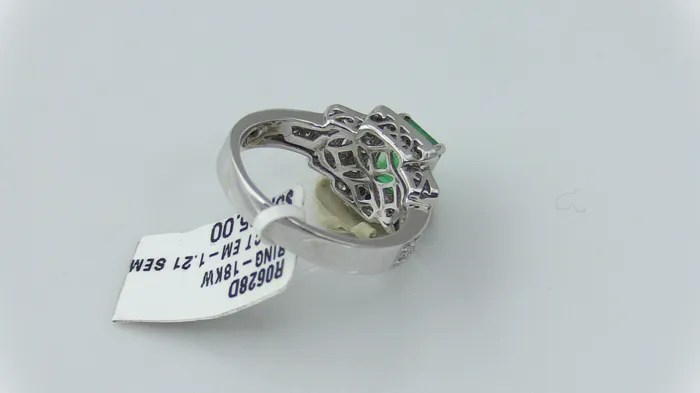STA Rings 18KW Gold Emerald Diamond Ring Size 675 this is New Item R0628D