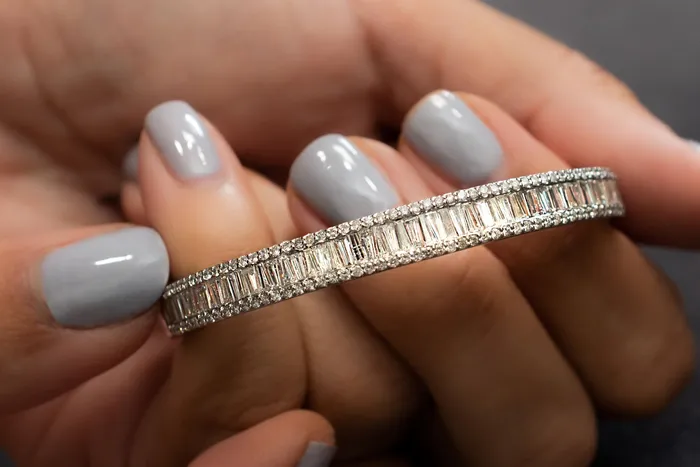 45 ct Baguette Diamond Bangle Bracelet 18k Crown Jewels Coin Bracelets