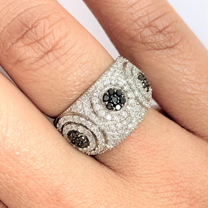 Chantelle Diamond Band 125 ct Diamonds in White Gold Beauvince Rings