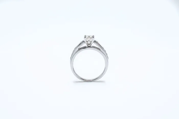 Crown Jewels Coin 133 ctw Cushion Cut Diamond Engagement Ring Rings