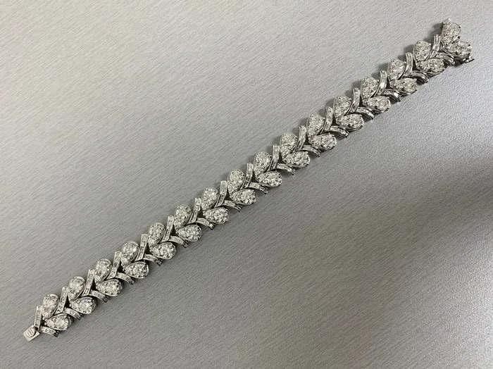 Grapevine Diamond Bracelet 1681 ct Diamonds in White Gold Beauvince Bracelets