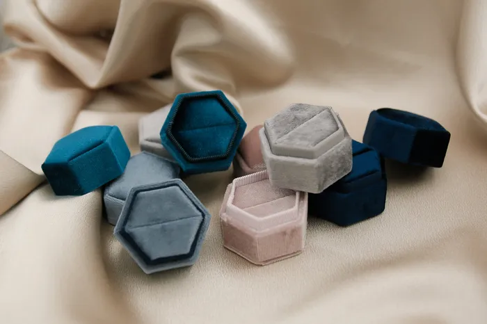 Hexagon Velvet Ring Box Ali Rings
