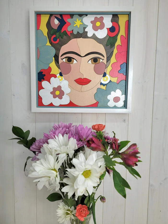 REBELLES DES BOIS DESIGN Necklaces Tableau en bois Frida 05 12X12 RDB Design