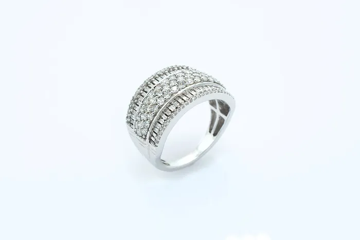Rings Crown Jewels Coin 125 CTW Baguette Round Diamond White Gold Ring
