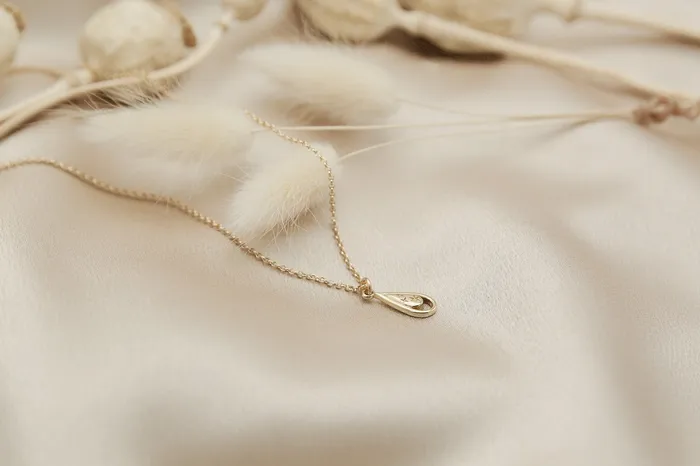 Una Teardrop Necklace Cival Casting Necklaces
